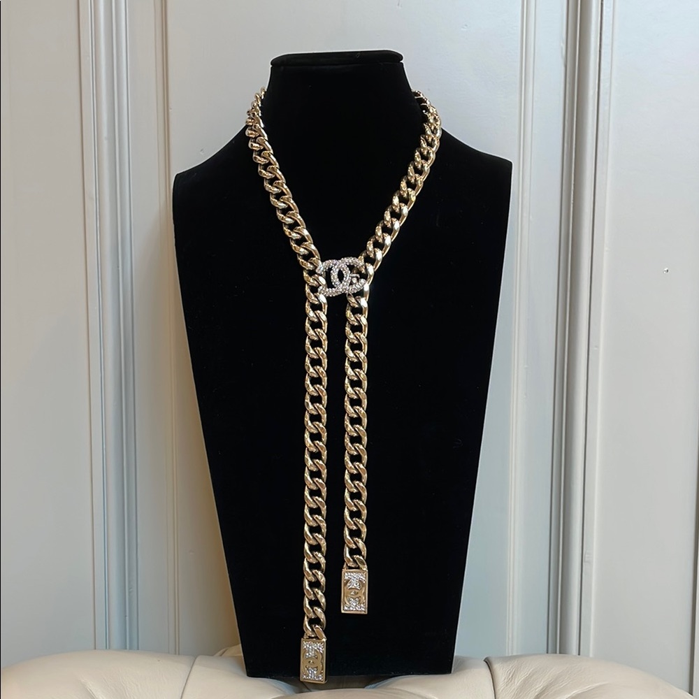 CHANEL Gold Necklace with Rhinestones Details